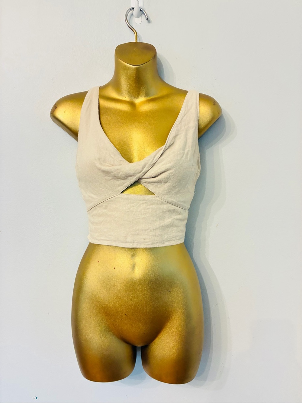 Abercrombie & Fitch Beige Twist Front Cutout Crop Top XS Neutral Y2K - Picture 2 of 4